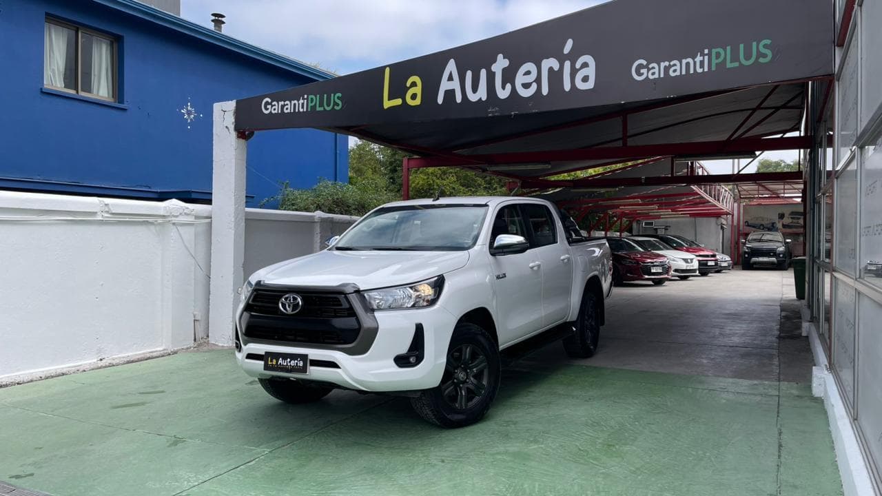 Toyota  Hilux