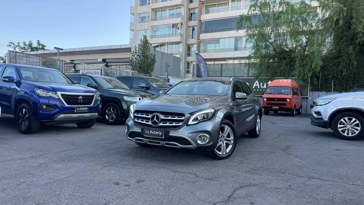 Mercedes Benz GLA 200
