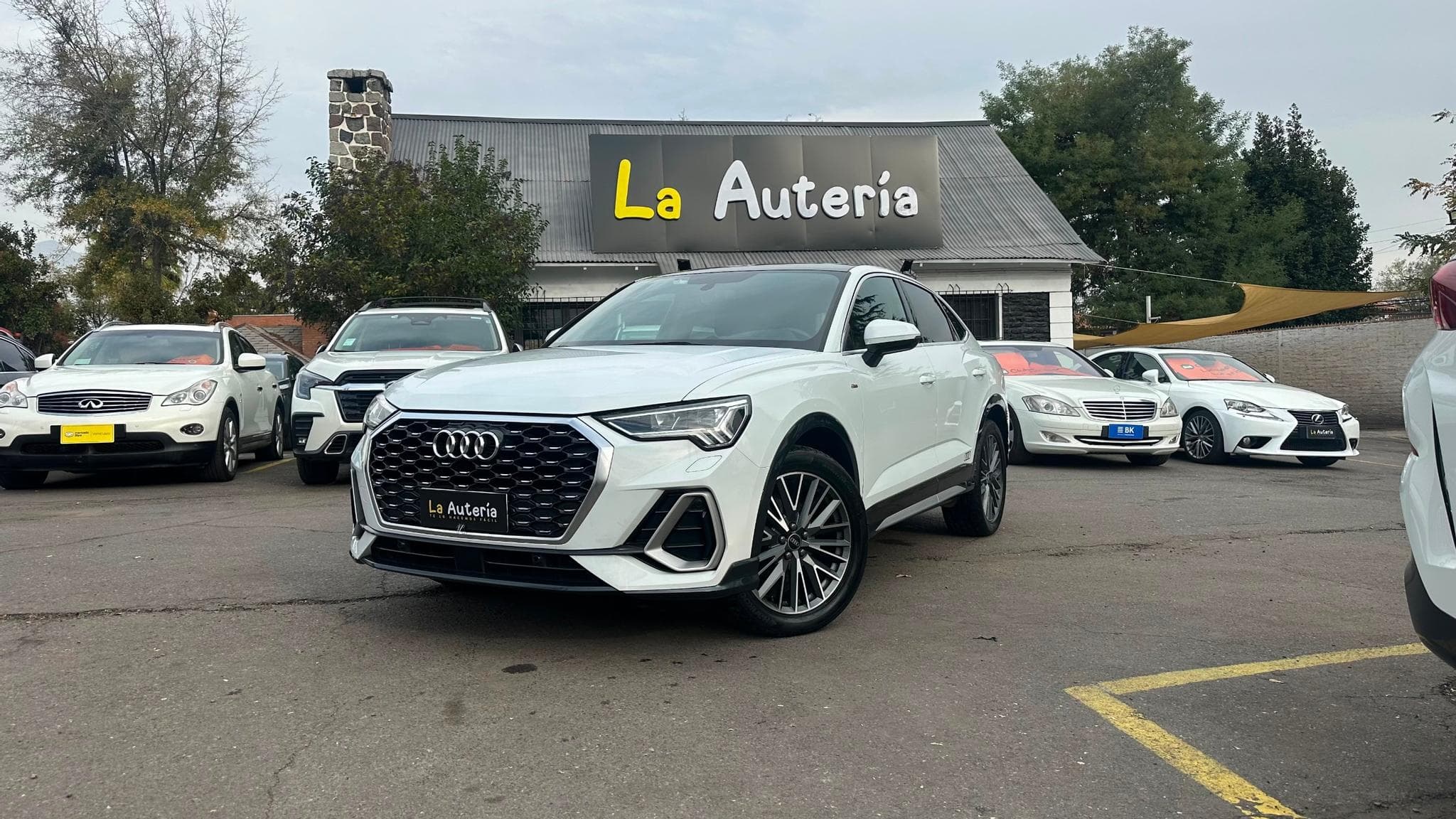 AUDI Q3