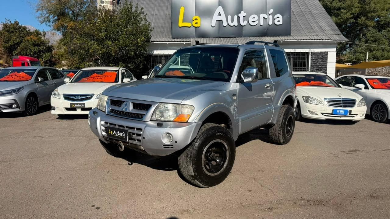 MITSUBISHI MONTERO 