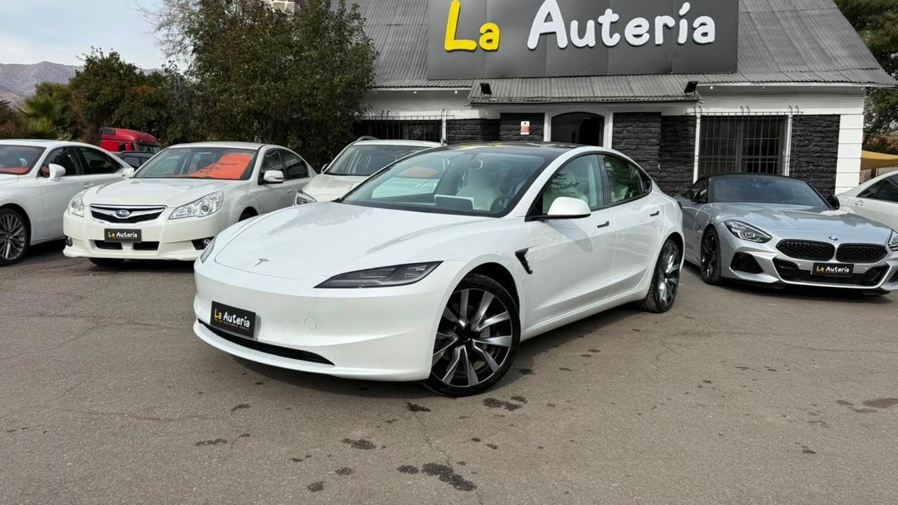 TESLA MODEL 3 STANDARD RANGE AUT