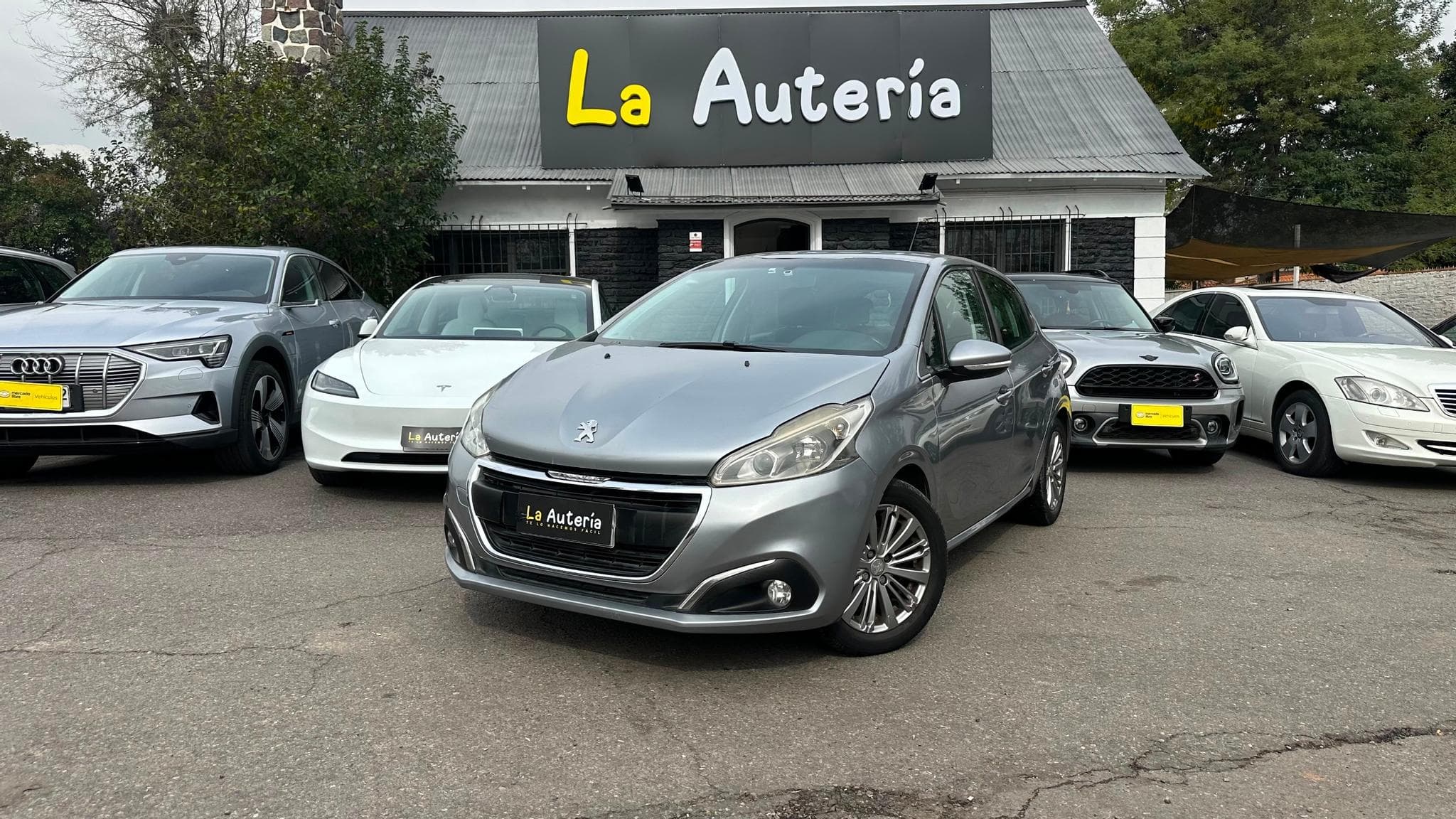 Peugeot 208 PURE TECH HB 1.2