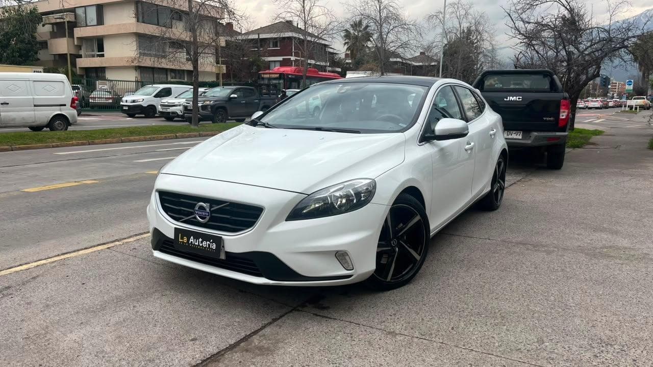 Volvo V40 T4 R DESIGN