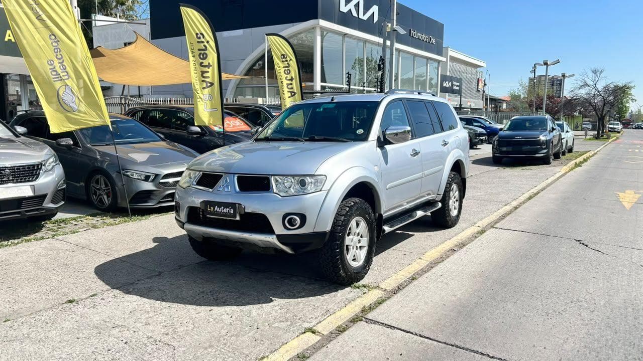 Mitsubishi MONTERO SPORT